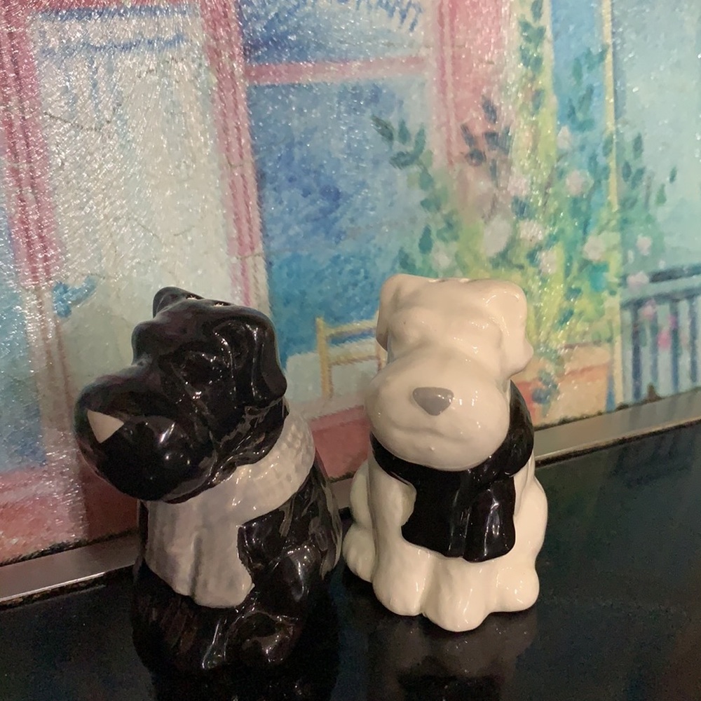 Scottish Terrier salt & pepper shakers Black & White Dogs - Picture 4 of 6